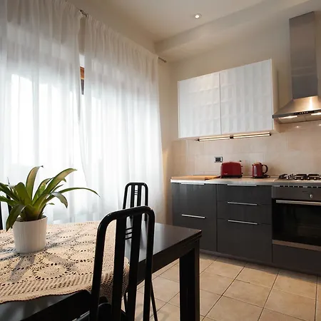Alberto Apartment *